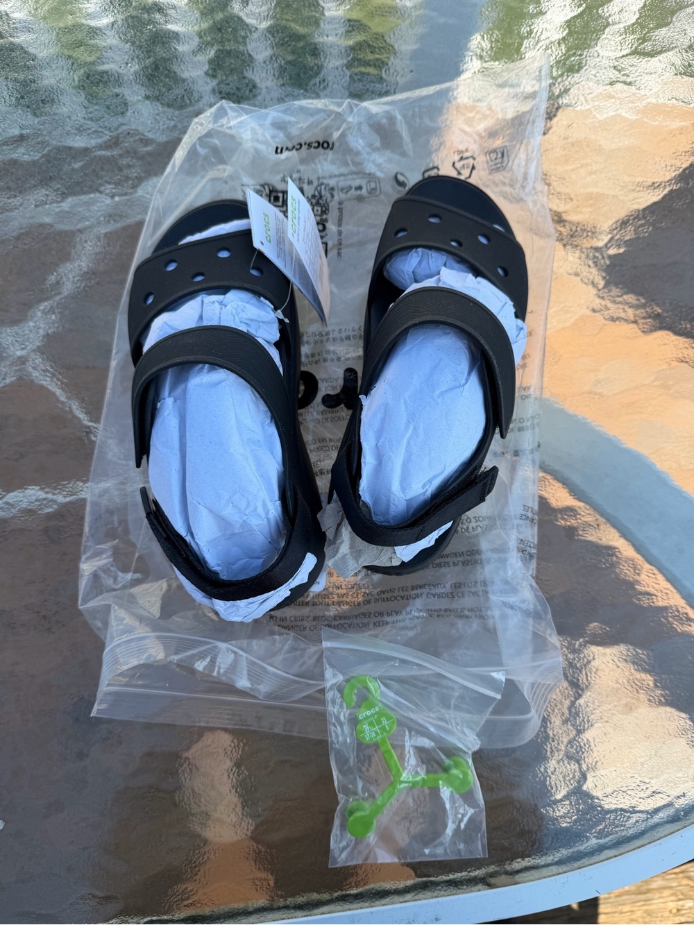 CROCS soho Y strap sandals size W7 - Picture 3 of 5